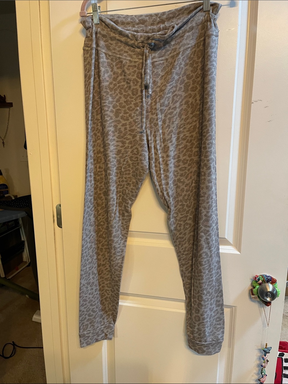 Beyond Yoga Gray Leopard-Print Joggers